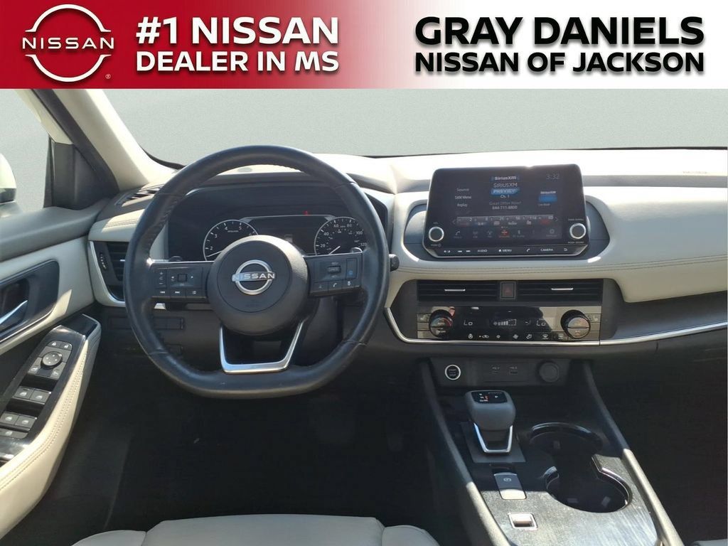 Used 2023 Nissan Rogue SV w/ SV Premium B Package FWD image 10
