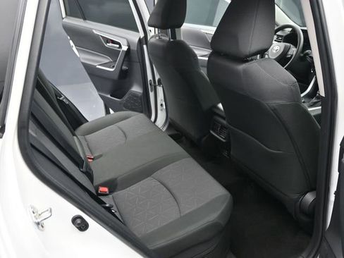 Used 2025 Toyota RAV4 XLE image 21