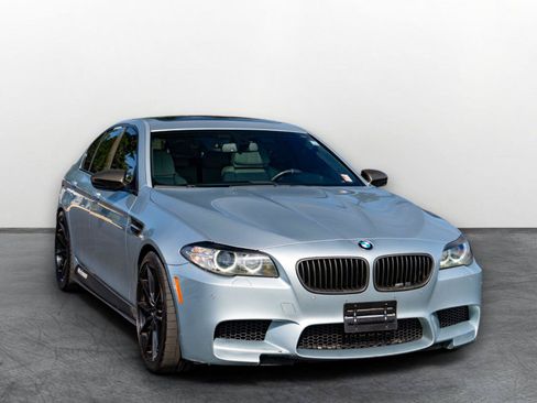 Used 2014 BMW M5 RWD image 1