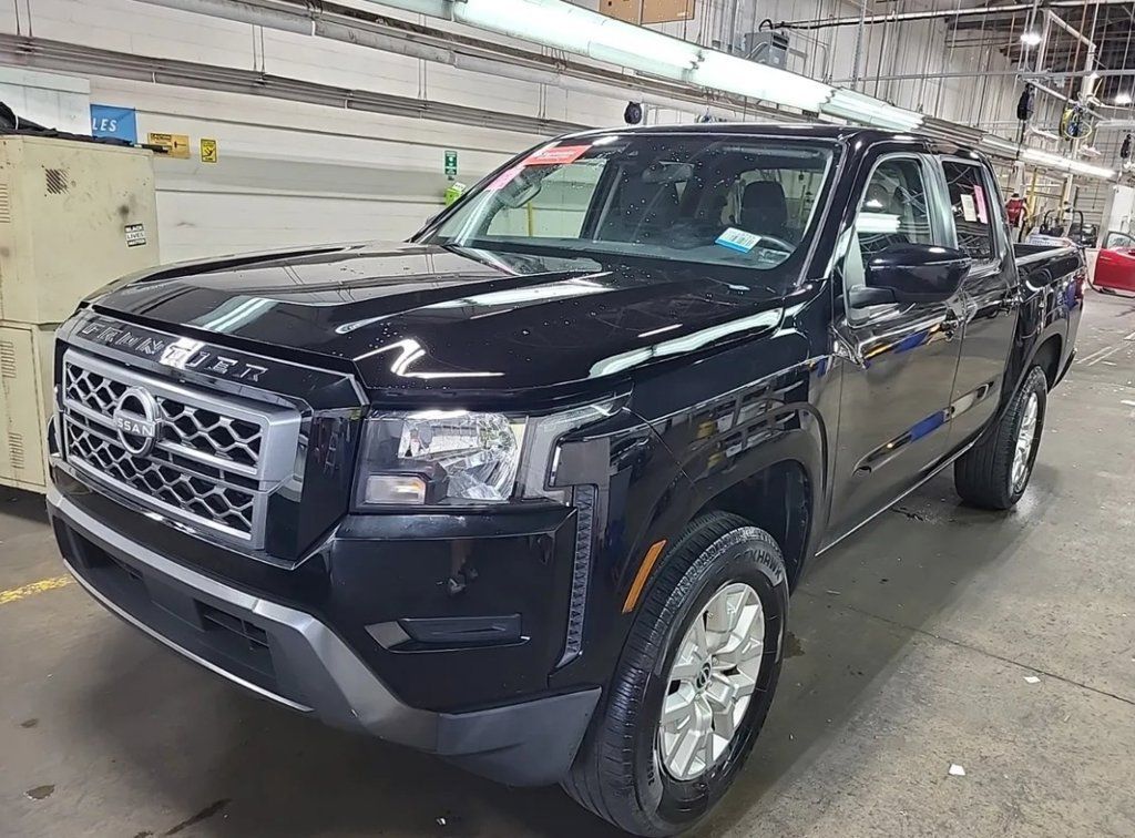 Used 2023 Nissan Frontier SV AWD/4WD image 1