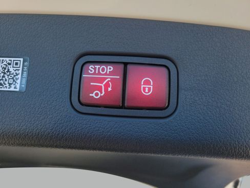 Certified 2026 Mercedes-Benz GLC 300 image 6
