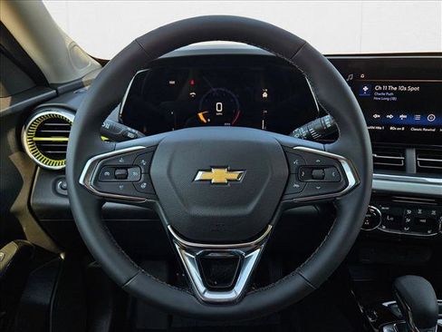 New 2026 Chevrolet Trax LT w/ Driver Confidence Package image 11