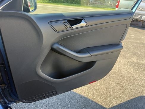 Used 2015 Volkswagen Jetta S FWD image 42