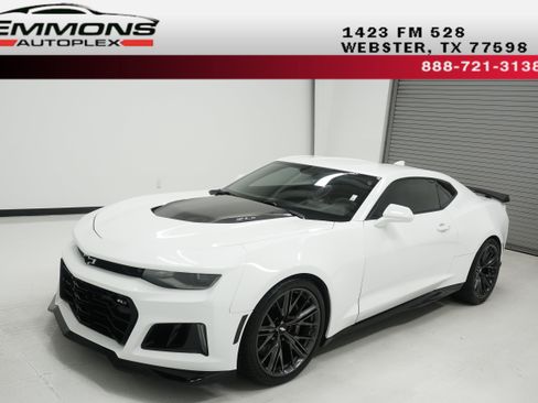 Used 2017 Chevrolet Camaro ZL1 RWD image 1