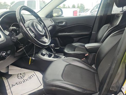 Used 2021 Jeep Compass Latitude w/ Sun and Sound Group AWD/4WD image 5