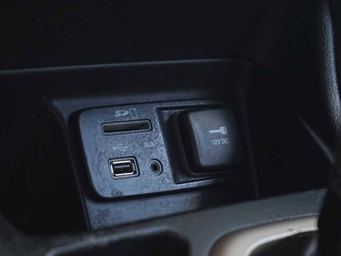 Used 2017 Jeep Cherokee Latitude w/ Comfort & Sound Group FWD image 22