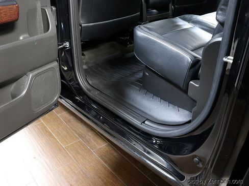 Used 2017 GMC Sierra 1500 SLE w/ SLE Value Package image 28