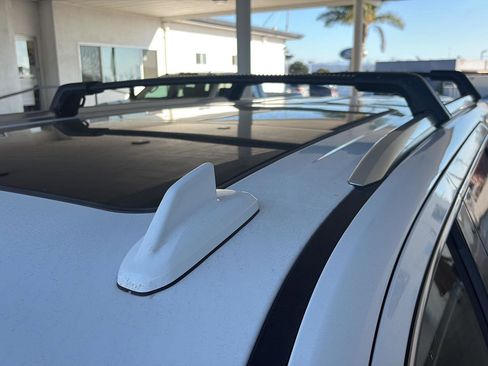 Used 2023 GMC Yukon SLT w/ SLT Premium Package image 27