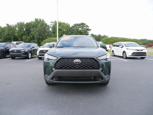 Used 2024 Toyota Corolla Cross LE image 9