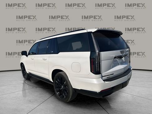 Used 2025 Cadillac Escalade ESV Sport Platinum w/ LPO, ONYX Package image 3