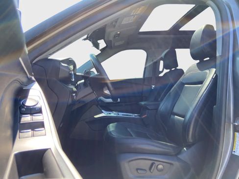 Used 2023 Ford Explorer XLT w/ Equipment Group 202A AWD/4WD image 12