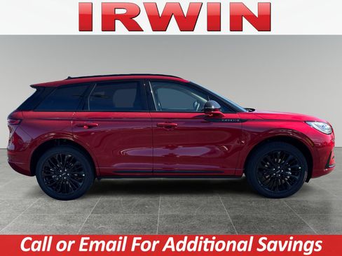 New 2026 Lincoln Corsair Reserve w/ Jet Appearance Package image 6