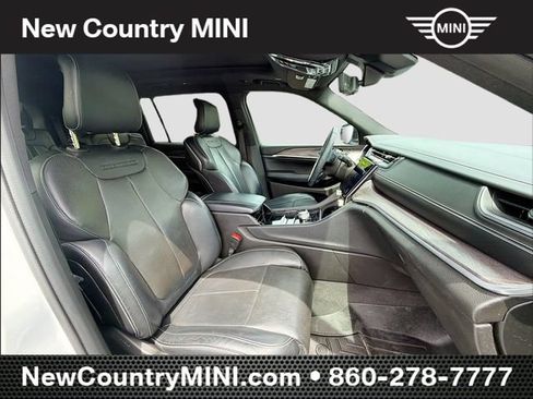 Used 2022 Jeep Grand Cherokee L Overland w/ Luxury Tech Group IV AWD/4WD image 29