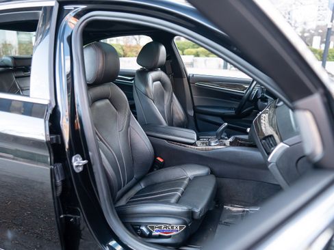 Used 2018 BMW 530e w/ Premium Package 2 RWD image 17