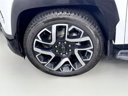 Used 2025 Chevrolet Silverado EV RST image 26