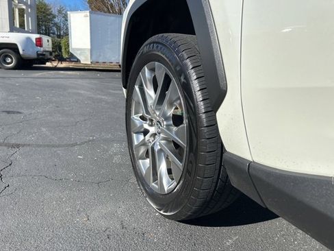 Used 2020 Toyota RAV4 Limited image 11