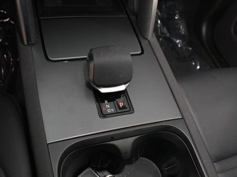 Used 2025 Land Rover Discovery Sport S image 16