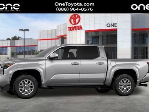 New 2025 Toyota Tacoma SR5 image 4