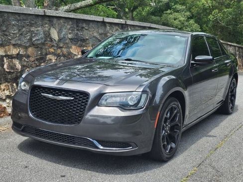 Used 2019 Chrysler 300 Touring w/ Sport Appearance Package RWD image 12