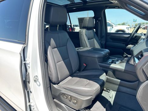 Used 2023 Chevrolet Suburban RST w/ Luxury Package RWD image 26