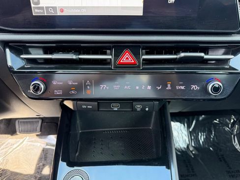 Used 2023 Kia Niro Wind w/ Wind Preserve Package FWD image 22