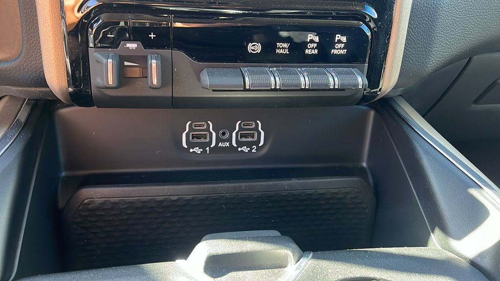 Used 2023 RAM 2500 Laramie AWD/4WD image 14