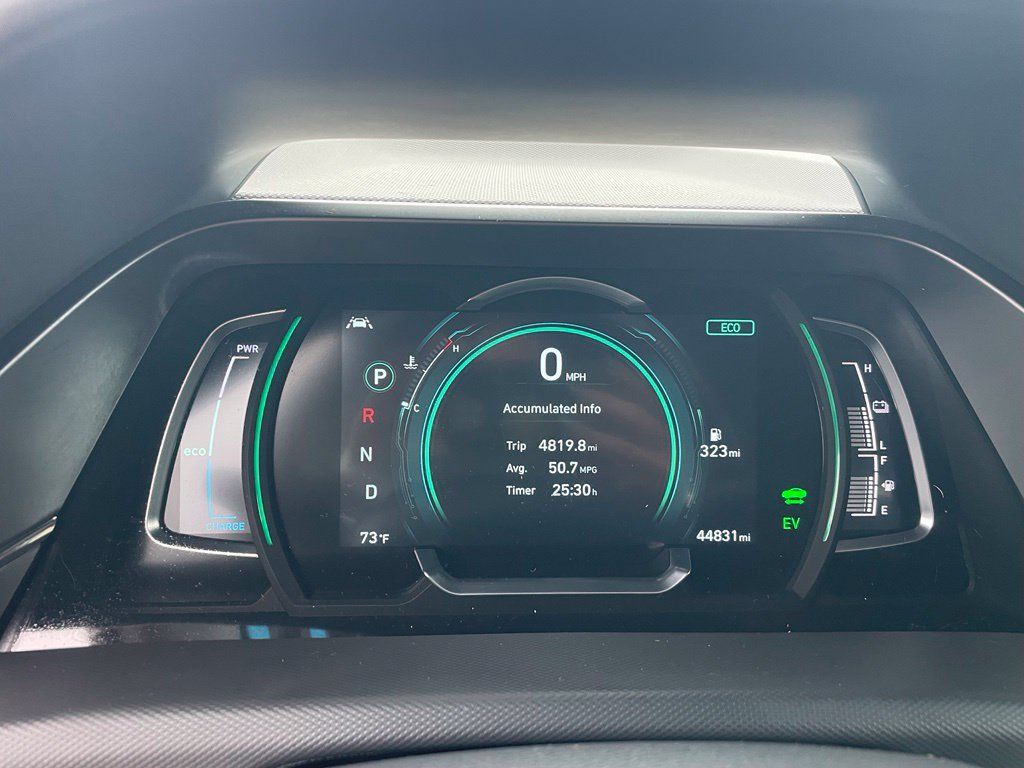 Used 2020 Hyundai Ioniq SE FWD image 31