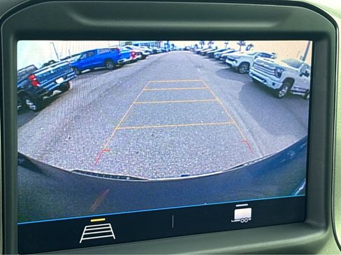 Used 2022 Chevrolet Silverado 1500 LT w/ Z71 Off-Road Package image 10