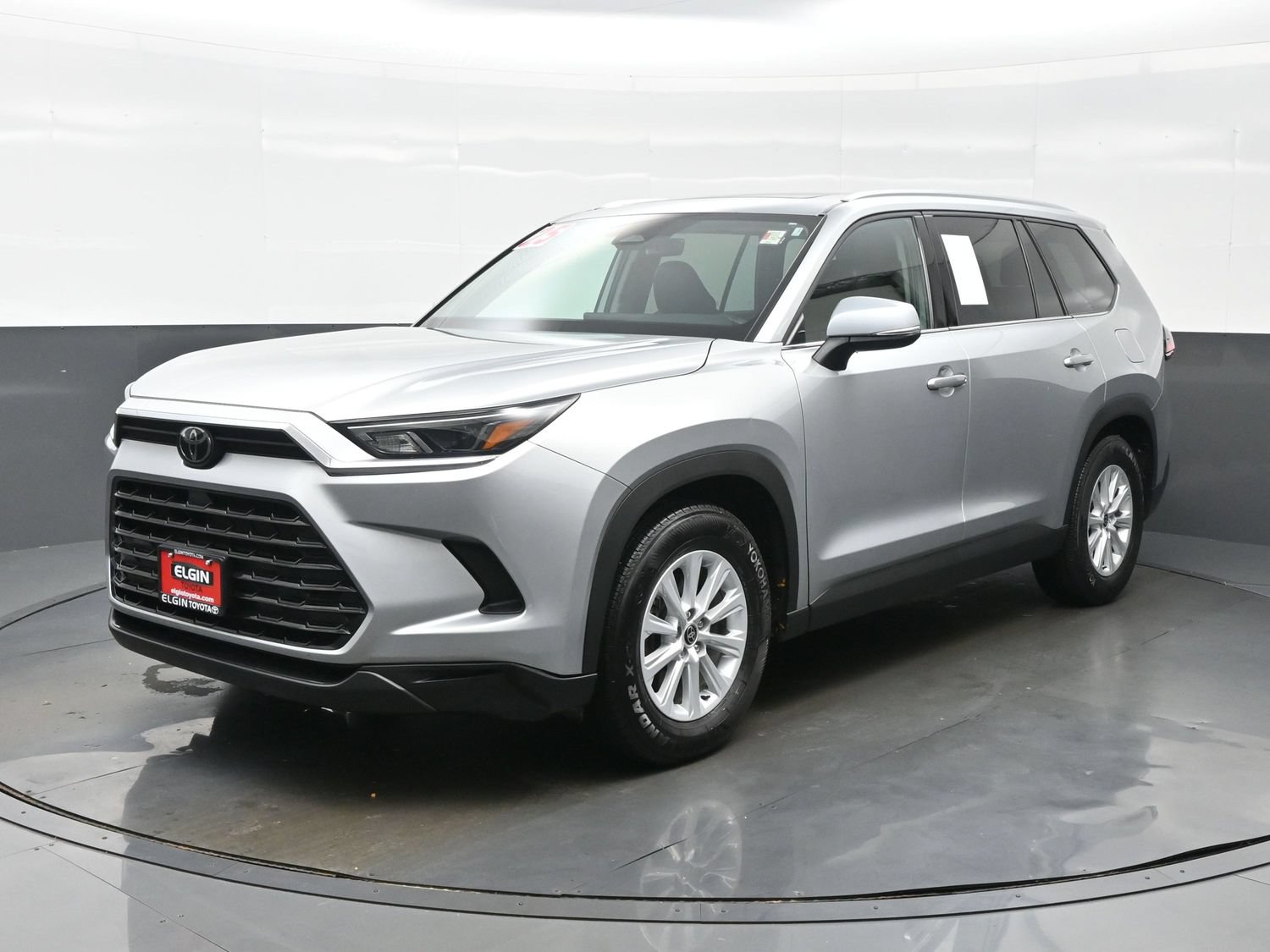 Used 2025 Toyota Grand Highlander FWD image 2