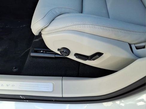 New 2026 Volvo XC60 B5 Ultra w/ Protection Package Premier image 13