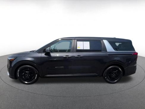 Used 2026 Kia Carnival FWD image 8