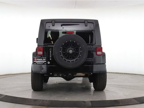 Used 2014 Jeep Wrangler Unlimited Sahara w/ Connectivity Group AWD/4WD image 11