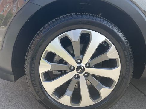 Used 2021 Kia Telluride EX w/ EX Premium Package FWD image 5