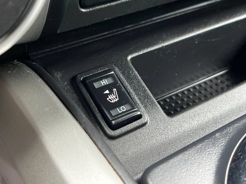 Used 2018 Nissan Titan SV w/ SV Convenience Package AWD/4WD image 28