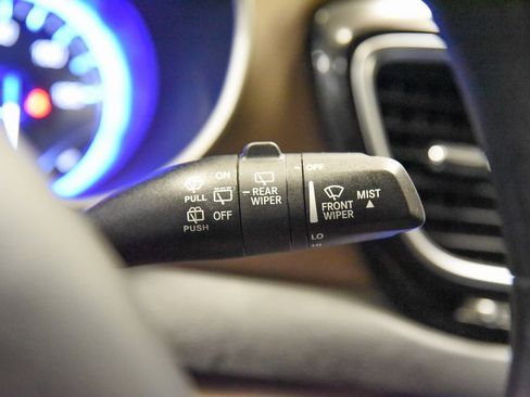 Used 2020 Chrysler Voyager Lxi image 25