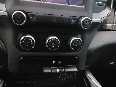 Used 2019 RAM 1500 Big Horn RWD image 28