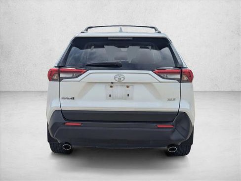 Used 2023 Toyota RAV4 XLE Premium image 6