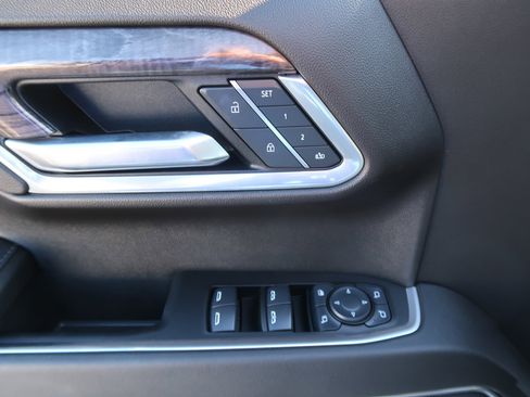 Used 2025 Chevrolet Silverado 1500 LTZ w/ Technology Package image 19