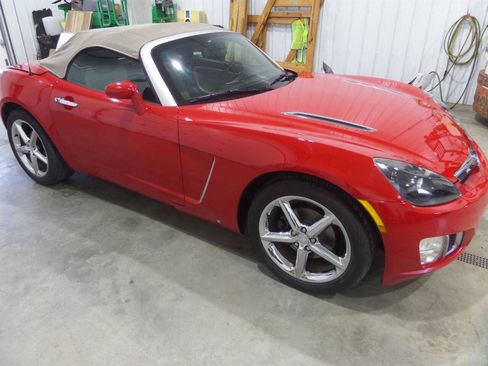 Used 2007 Saturn Sky Red Line RWD image 3