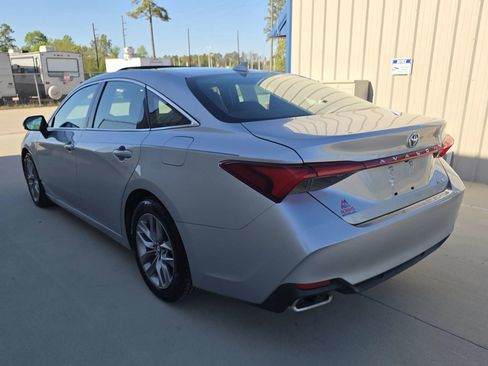 Used 2019 Toyota Avalon XLE w/ Moonroof Package FWD image 12