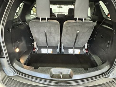 Used 2018 Ford Explorer XLT image 9