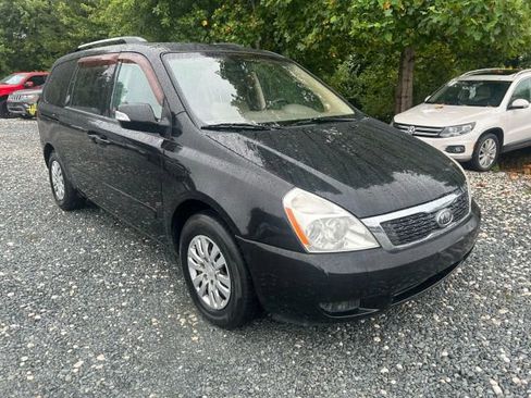 Used 2012 Kia Sedona LX image 8