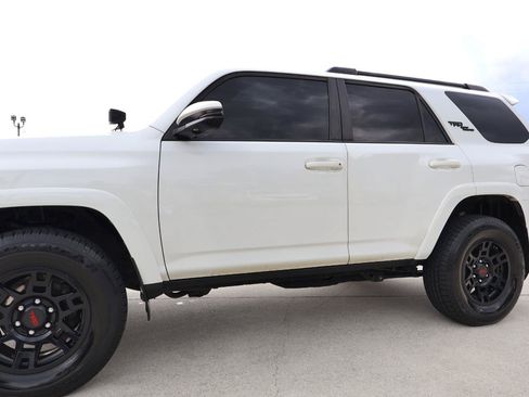Used 2019 Toyota 4Runner TRD Off-Road Premium AWD/4WD image 34
