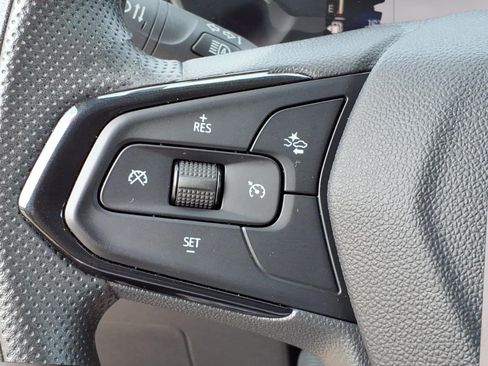 Used 2025 Chevrolet Trax LT FWD image 15