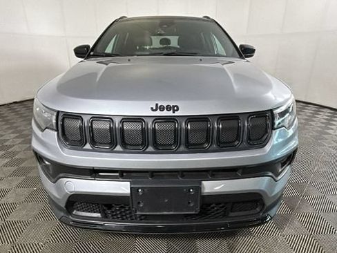 Used 2022 Jeep Compass Latitude w/ Sun and Sound Group AWD/4WD image 7