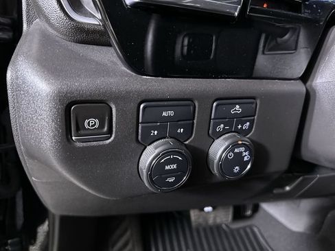 Used 2023 Chevrolet Silverado 1500 LT AWD/4WD image 18