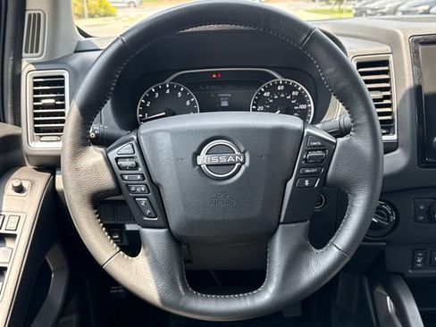 Used 2024 Nissan Frontier SL w/ Technology Package AWD/4WD image 14