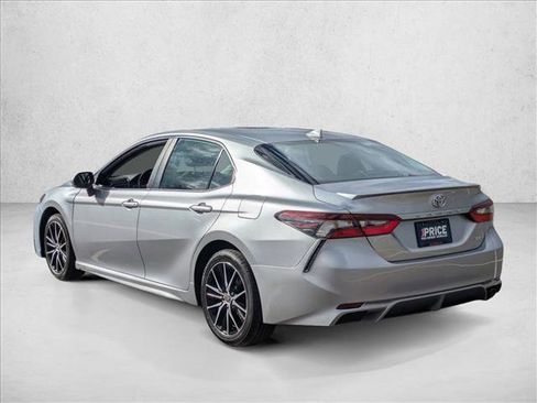 Used 2023 Toyota Camry SE image 7