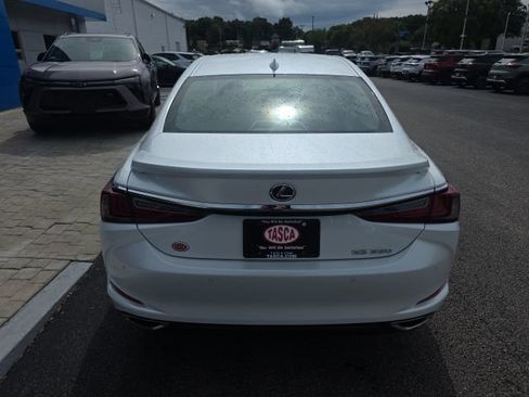 Used 2025 Lexus ES 350 w/ Premium Package FWD image 3