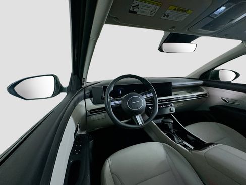 Used 2025 Hyundai Tucson SEL FWD image 16